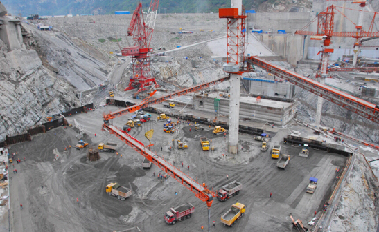 粉煤灰對(duì)灌漿料收縮開裂的影響十分重要